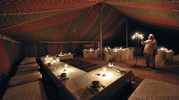 Dîner et souper servis sur place, cuisine marocaine
