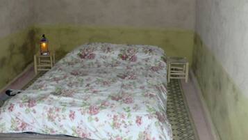 Standard Tent | Soundproofing, iron/ironing board, free cots/infant beds, rollaway beds