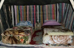 Sistema de insonorización y tabla de planchar con plancha