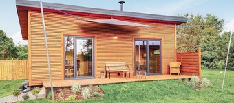 Lovely home in Nowe Warpno with WiFi