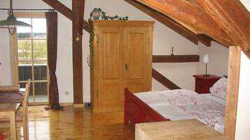 Apartment | In-room safe, desk, blackout curtains, iron/ironing board