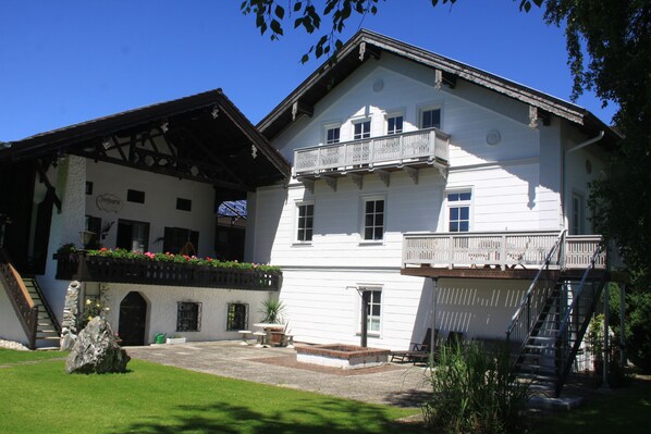 Front of property - Zehentmayrhof (Obing)