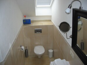 Apartment | Bathroom | Shower, hair dryer, bathrobes, towels