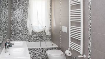 Chambre Triple | Salle de bain