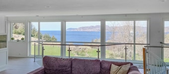 Awesome home in Vanse with WiFi