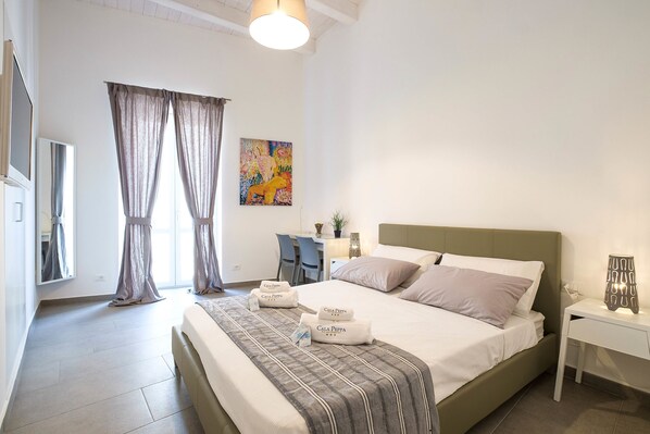 In-room safe, desk, soundproofing, iron/ironing board - B&B Cala Peppa (Palermo)