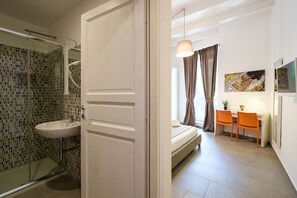 Chambre Double Classique, 1 grand lit, non-fumeur, vue ville