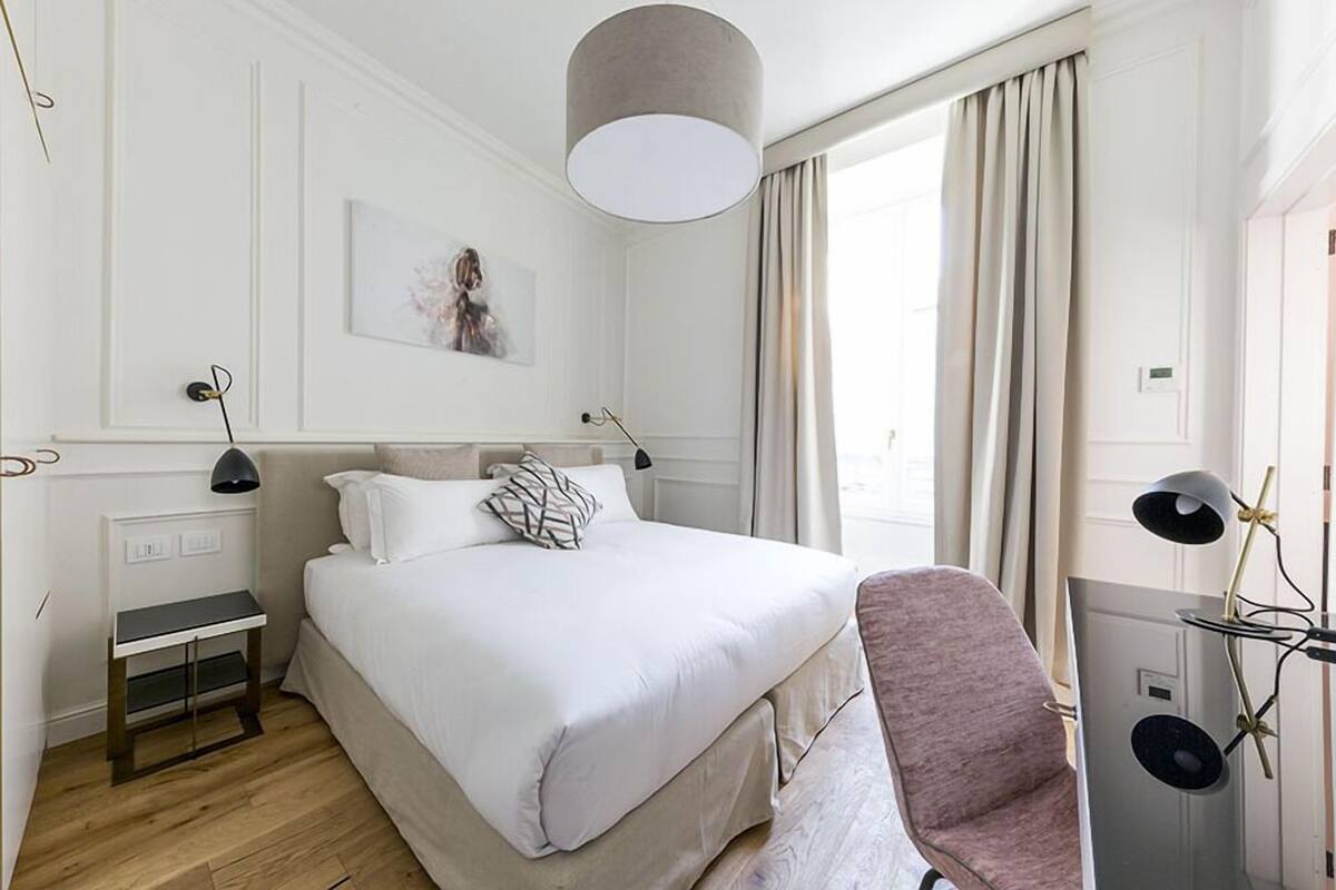 Quarto luxo, vista para o pátio | 1 quarto, roupas de cama de algodão egípcio, roupas de cama premium