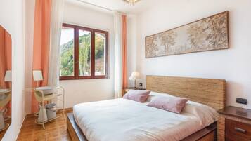 2 Schlafzimmer, Reisekinderbett, kostenloses WLAN