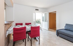 Dining - Awesome home in Donje Polje (Donje Polje)