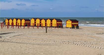 5 bedroom awesome home in De Panne