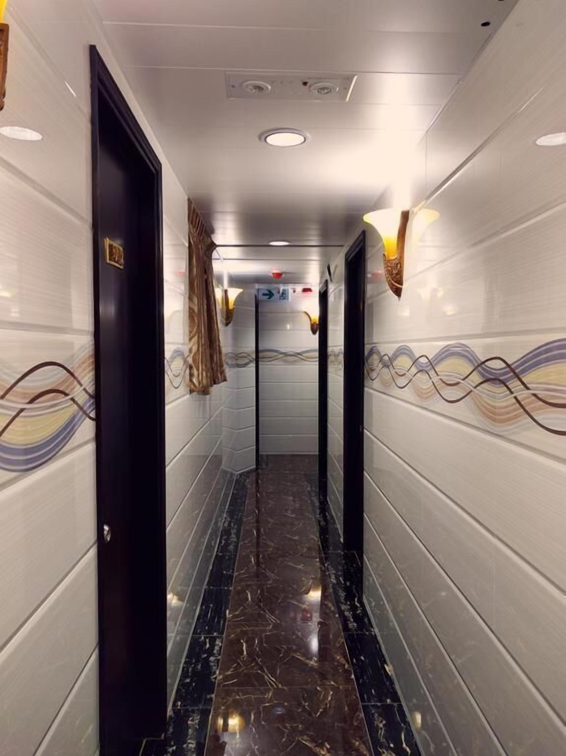 Foto - First Inn 24 HOUR RECEPTION 10TH F, Block D & E CHUNGKING MANSION TST