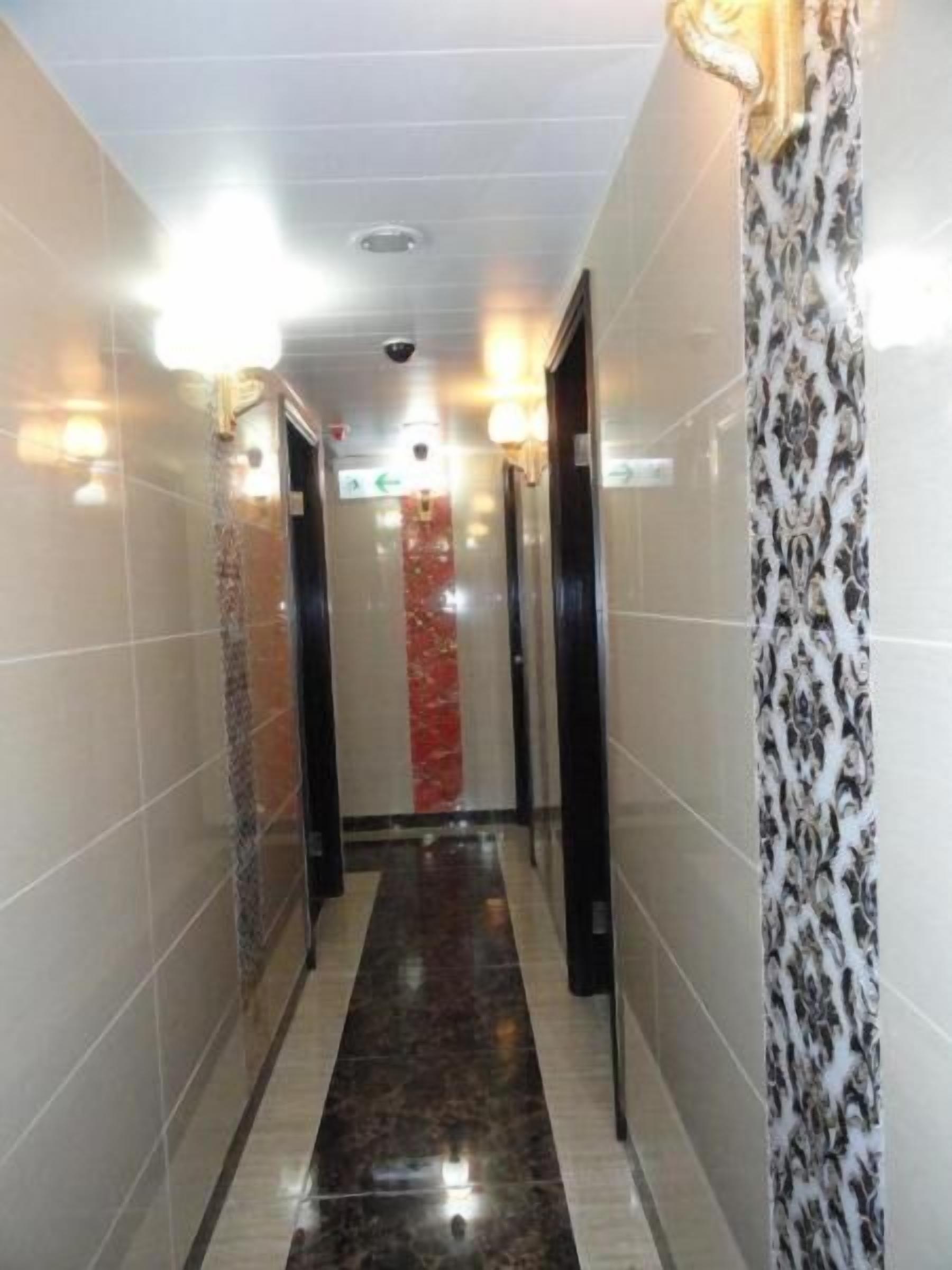 Foto - First Inn 24 HOUR RECEPTION 10TH F, Block D & E CHUNGKING MANSION TST