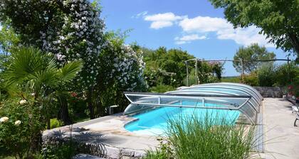 Penthouse, jardin sub-méditerranéen, situation panoramique, piscine, cours d'art