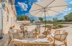 Outdoor dining - Stunning home in Citluk (Citluk)