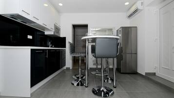 Apartment, Mehrere Betten, Nichtraucher, Poolblick