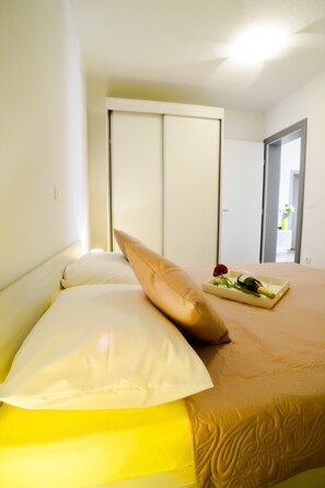 Appartement Deluxe, plusieurs lits, non-fumeur, vue piscine