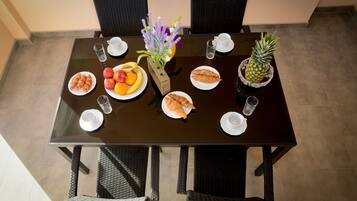 Apartment, 1 Queen Bed with Sofa bed, Non Smoking, Pool View | Terrace/patio