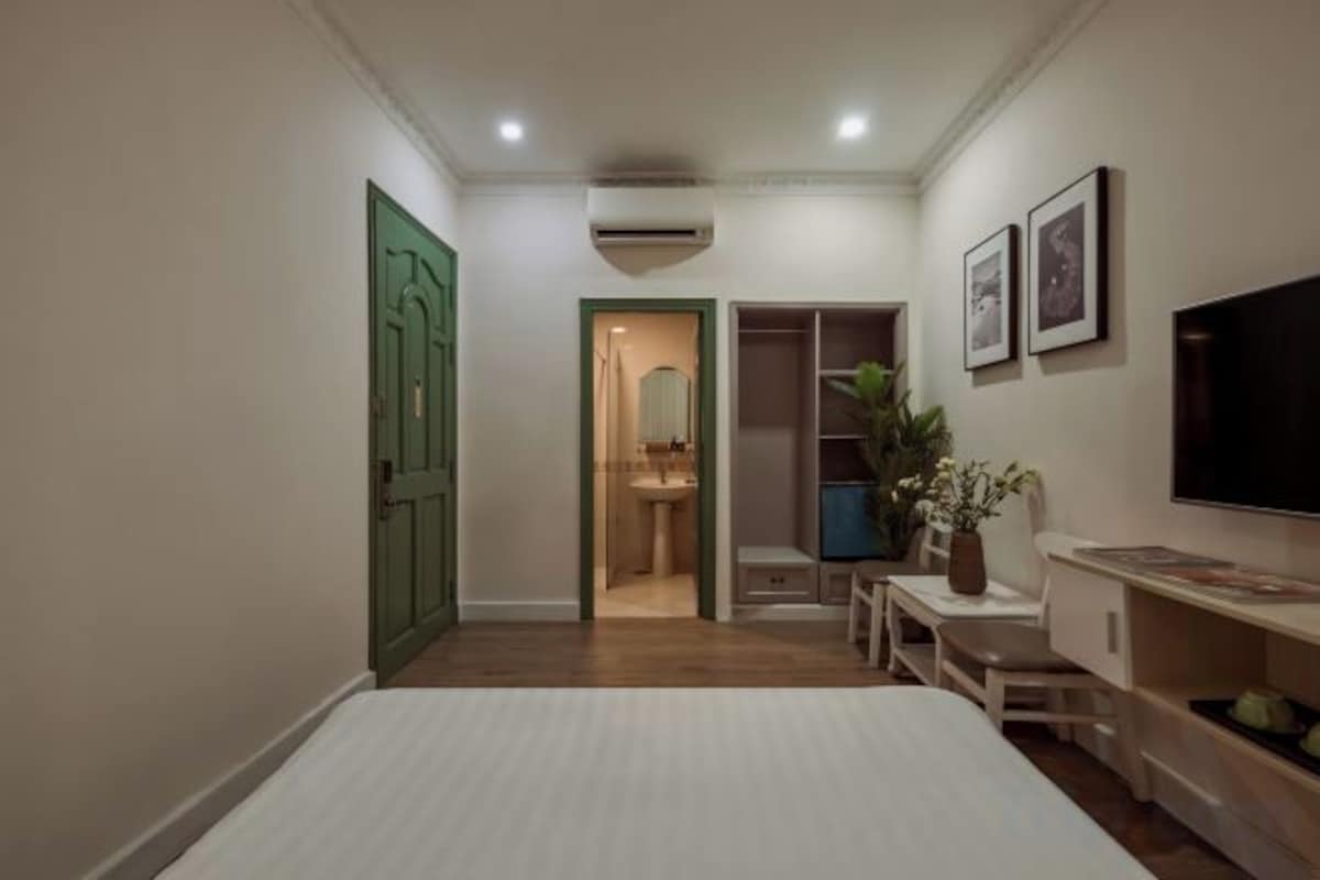Superior Double Room with No Window