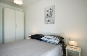 5 dormitorios, cuna de viaje, wifi gratis y ropa de cama