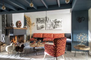 Coin salon dans le hall