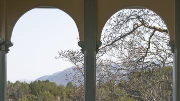 Basic Single Room, 2 Single Beds, Non Smoking, Bay View | 20 bedrooms, individually decorated, individually furnished