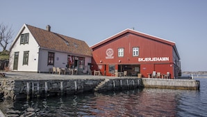 Property grounds - Skjerjehamn hotell (Gulen)