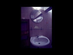 Family Apartment | Bathroom | Shower - Hunyadi-Andrassy Apartment (Budapest)