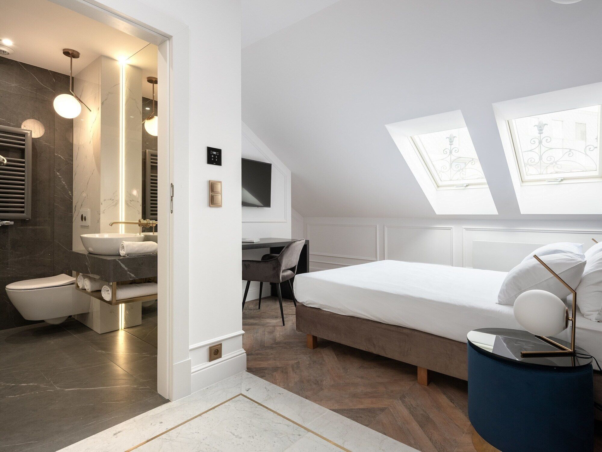 hypo-allergenic bedding, soundproofing, iron/ironing board, free wifi