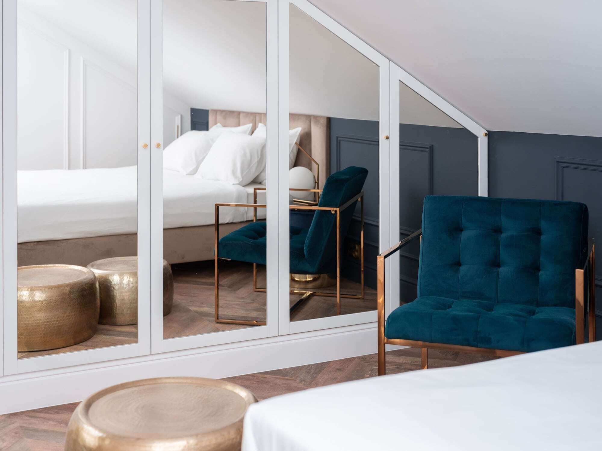 hypo-allergenic bedding, soundproofing, iron/ironing board, free wifi