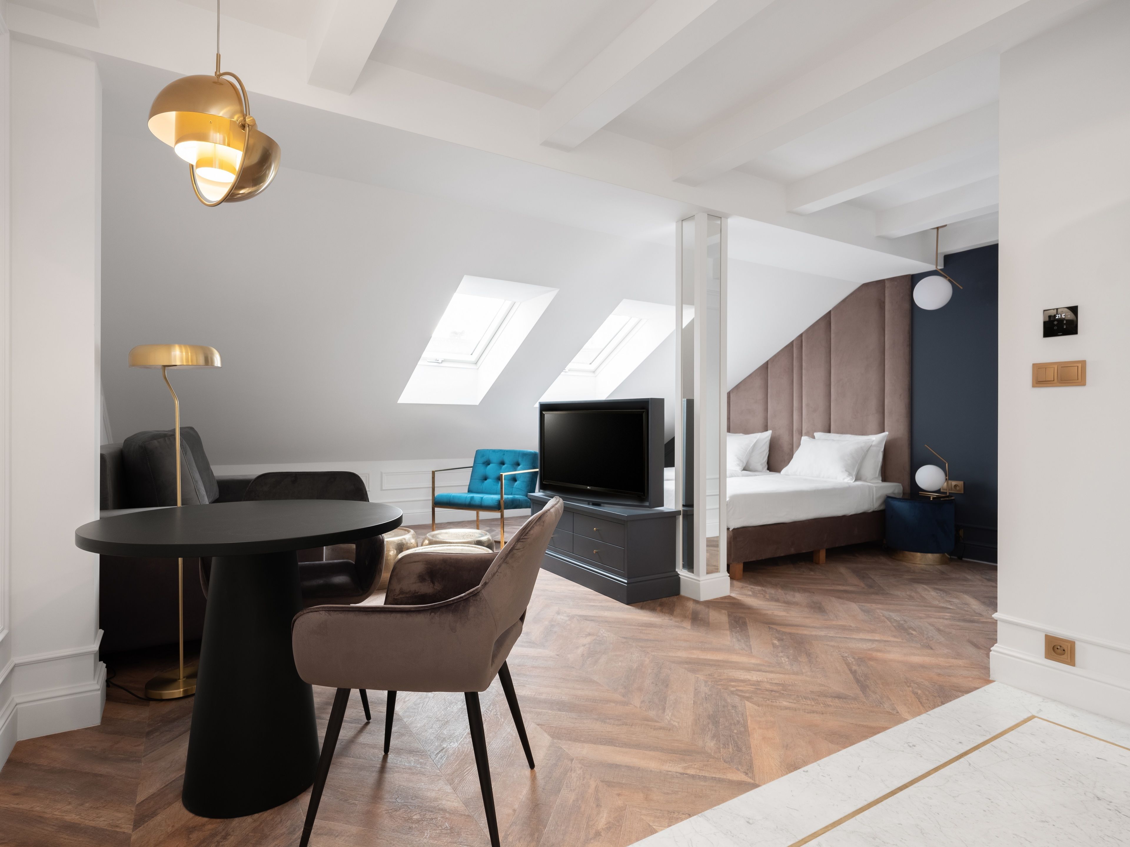 hypo-allergenic bedding, soundproofing, iron/ironing board, free wifi