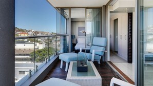 Unclassified image, 4 of 19, button - Stunning Legacy (Cape Town)