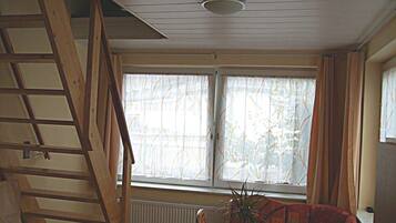 Apartment (1) | Wohnbereich | Flachbildfernseher