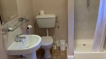 Standard Single Room | Bathroom