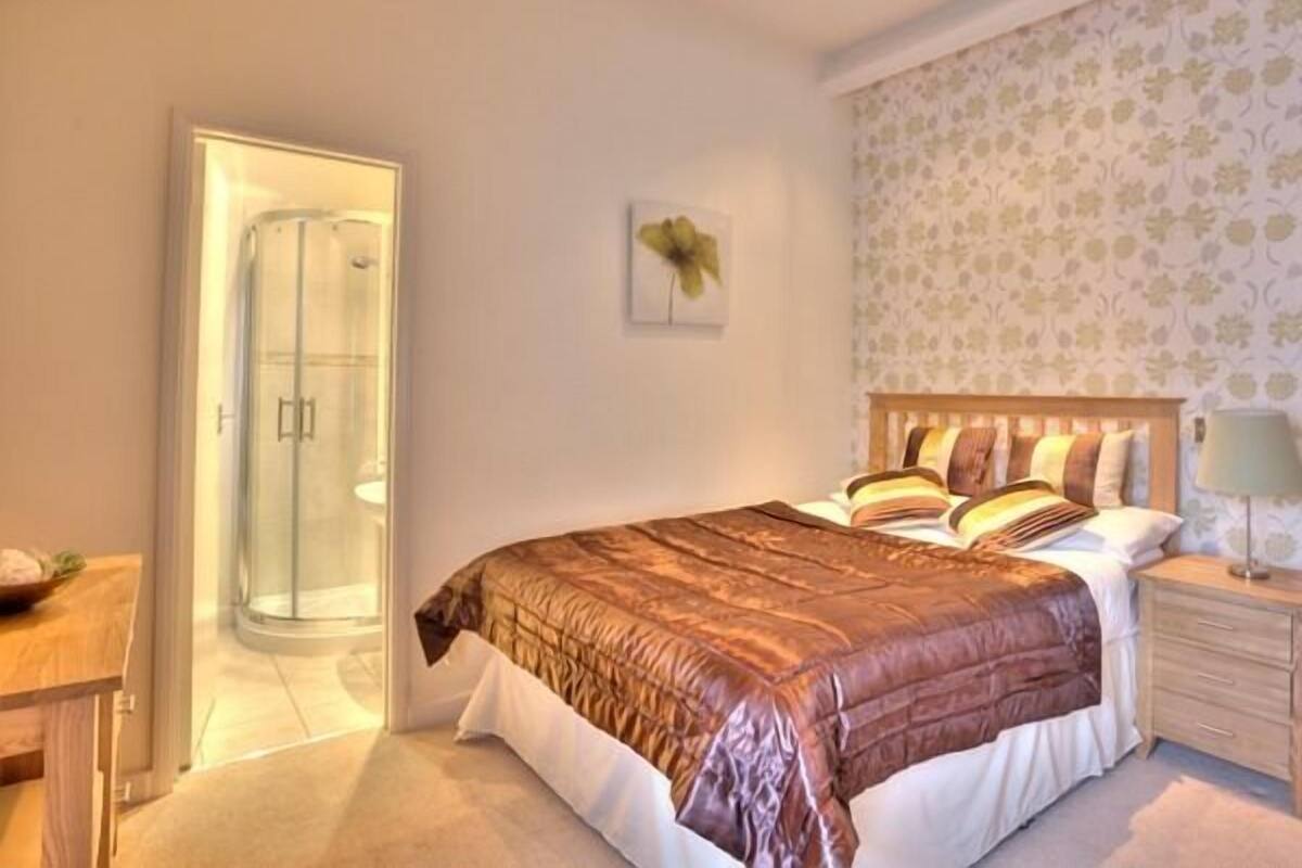 Superior Double Room | Iron/ironing board, WiFi (free)