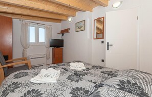 2 室のベッドルーム、WiFi (無料)、ベッドシーツ