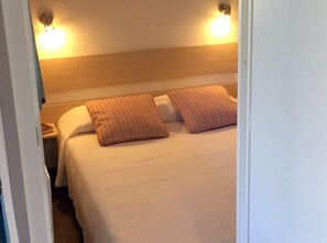 1 dormitorio y ropa de cama