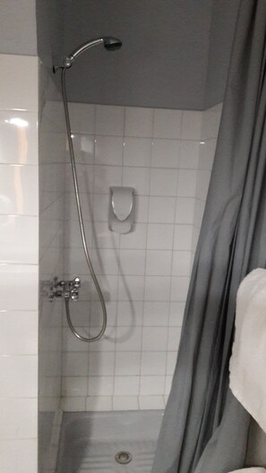 Badkamer met douche