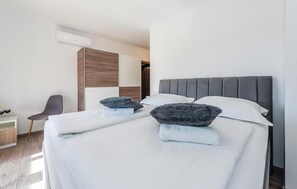 4 bedrooms, in-room safe, travel crib, free WiFi