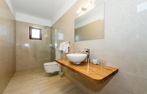 Shower - Amazing home in Bilice (Bilice)