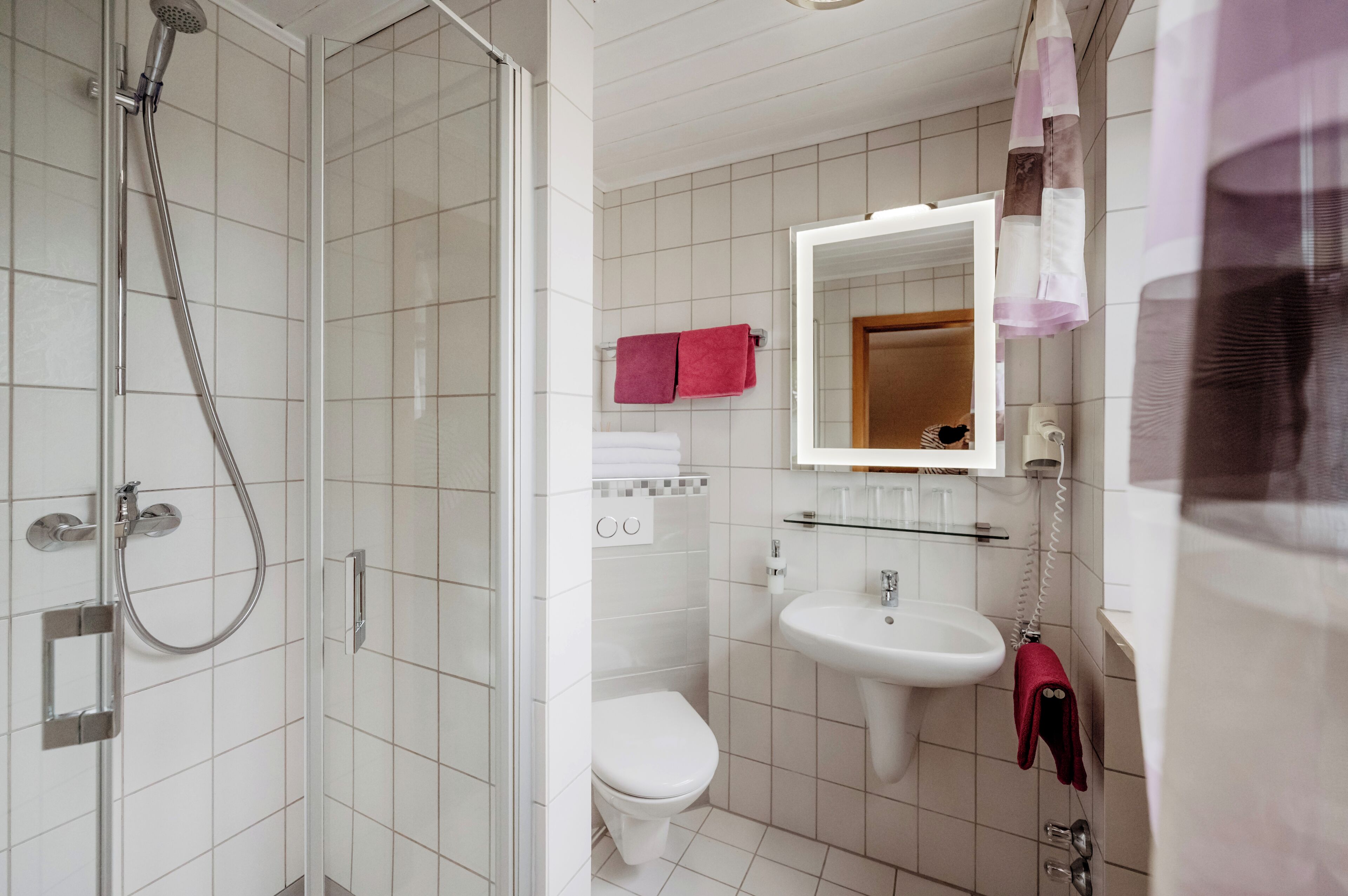 Quadruple Room, Multiple Beds, Non Smoking | Hypo-allergenic bedding, desk, blackout curtains, free WiFi