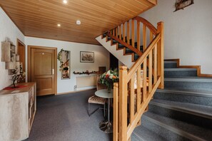 Interior entrance - Gästehaus Rösch (Wiesent)