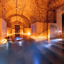 Couples treatment rooms, sauna, body treatments, aromatherapy