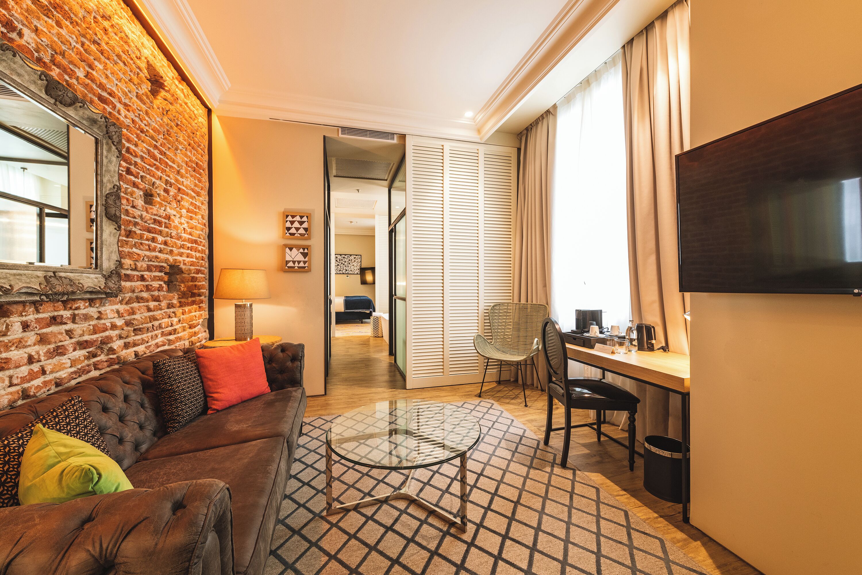 suite | 1 bedroom, minibar, in-room safe, desk