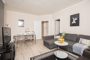 Interior - Edgware Road (London)