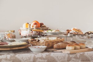 Daily buffet breakfast (EUR 15.00 per person)