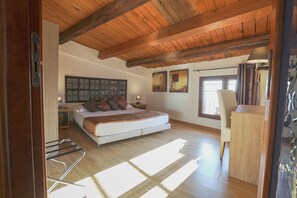 Basic Double or Twin Room, 1 Bedroom, City View, Tower | Frette Italian sheets, premium bedding, minibar, desk - Atenea Luxury Suites (Agrigento)