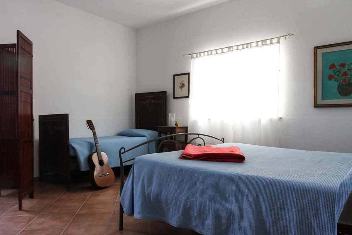 Quarto triplo, acessível, vista para o jardim | Escrivaninha, cortinas blackout, quartos à prova de som