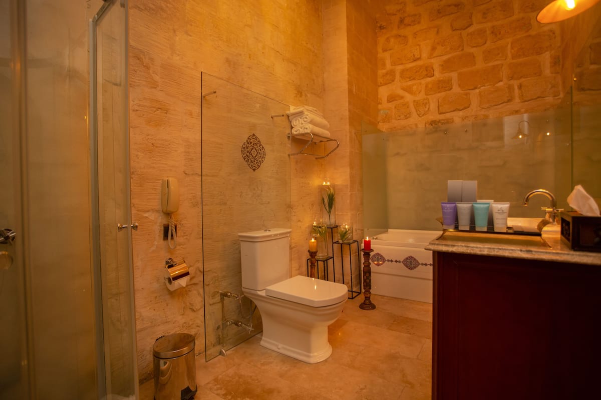 1 bedroom, premium bedding, free minibar, individually decorated