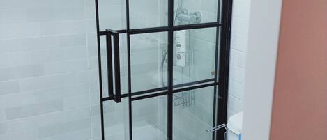 Basic Double Room, 1 Queen Bed, Non Smoking, Ensuite (Alpujarra) | Bathroom | Free toiletries, hair dryer, bidet, towels